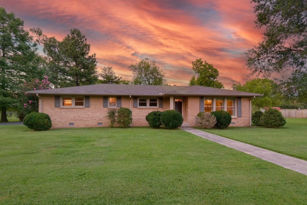 402 Cloverdale Rd, Shelbyville, TN 37160 - photo 1