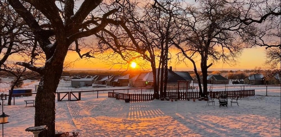 283 Sandlin Ln, Springtown, TX 76082 - photo 1