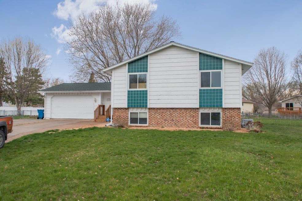 10996 97th Place N, Maple Grove, MN 55369 - photo 1