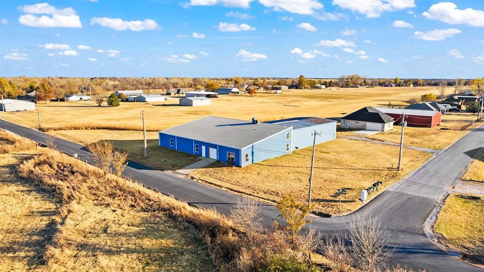 1007 County Street 2937, Tuttle, OK 73089 - photo 1