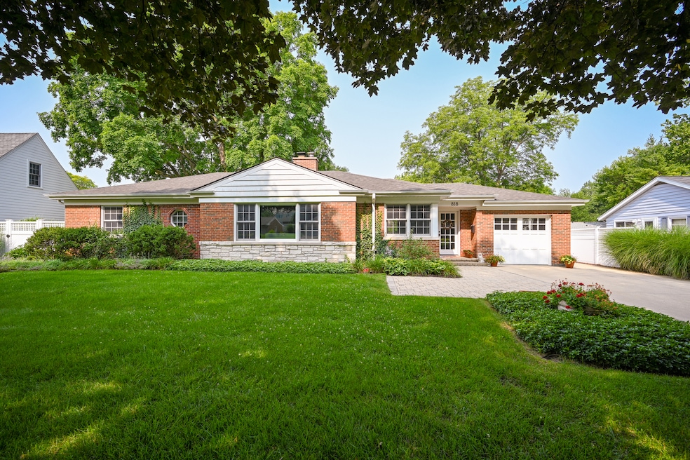 818 Gamon Rd, Wheaton, IL 60189 - photo 1