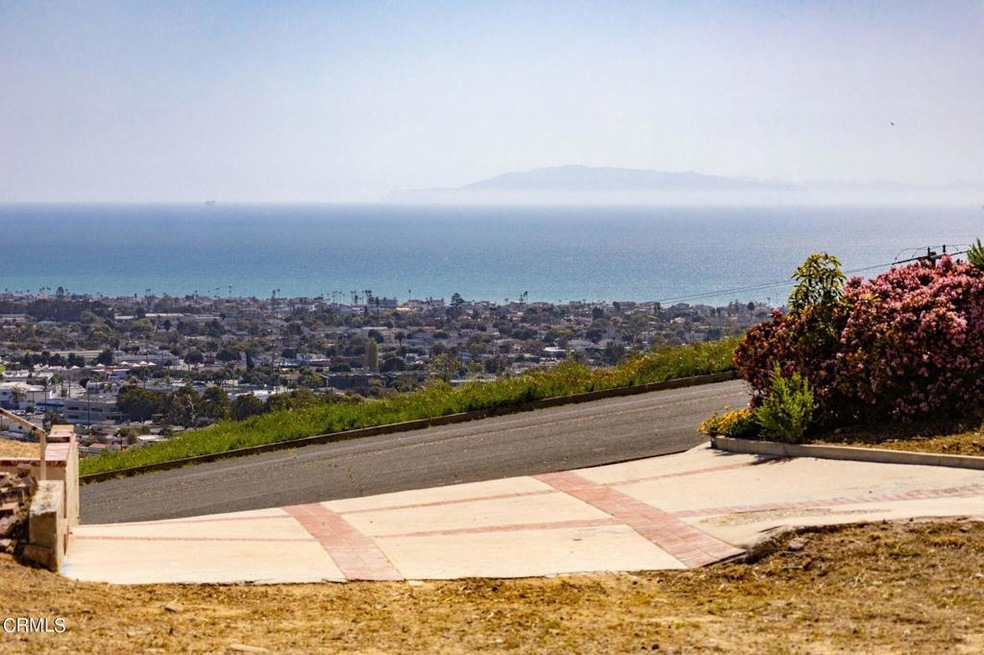 8-web-or-mls-UpmarketMedia-628Whi-7