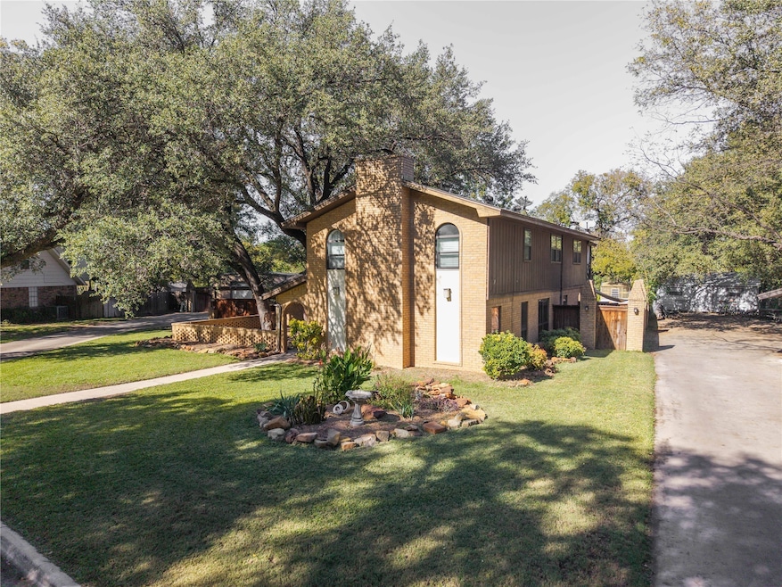 202 Quail Run, Brownwood, TX 76801 - photo 1