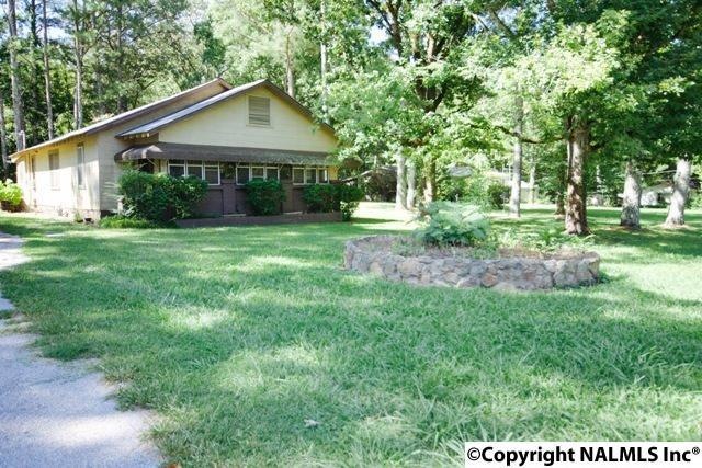 320 Brown Ave, Rainbow City, AL 35906 - photo 1