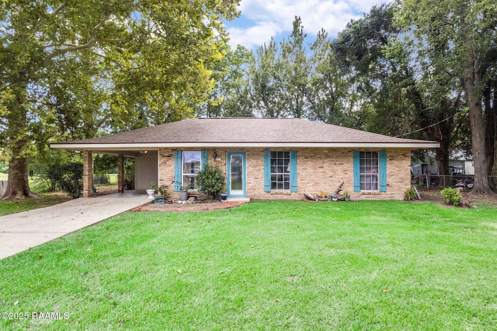 2580 Grand Point Hwy, Breaux Bridge, LA 70517 - photo 1