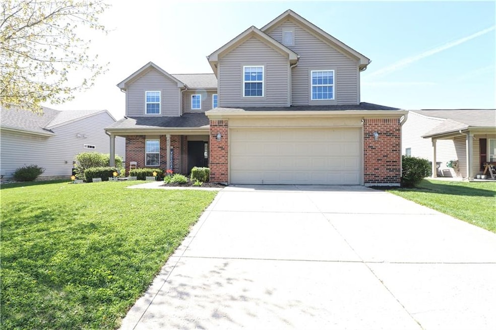 475 Pitch Pine Dr, Whiteland, IN 46184 - photo 1