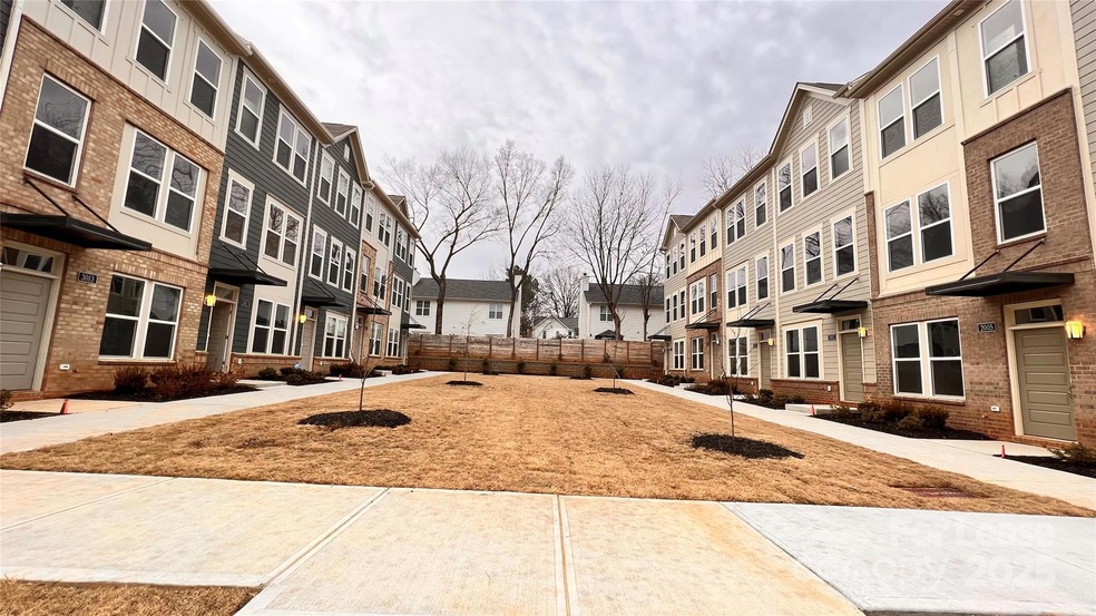 3011 Citizens Ln, Charlotte, NC 28205 - photo 1