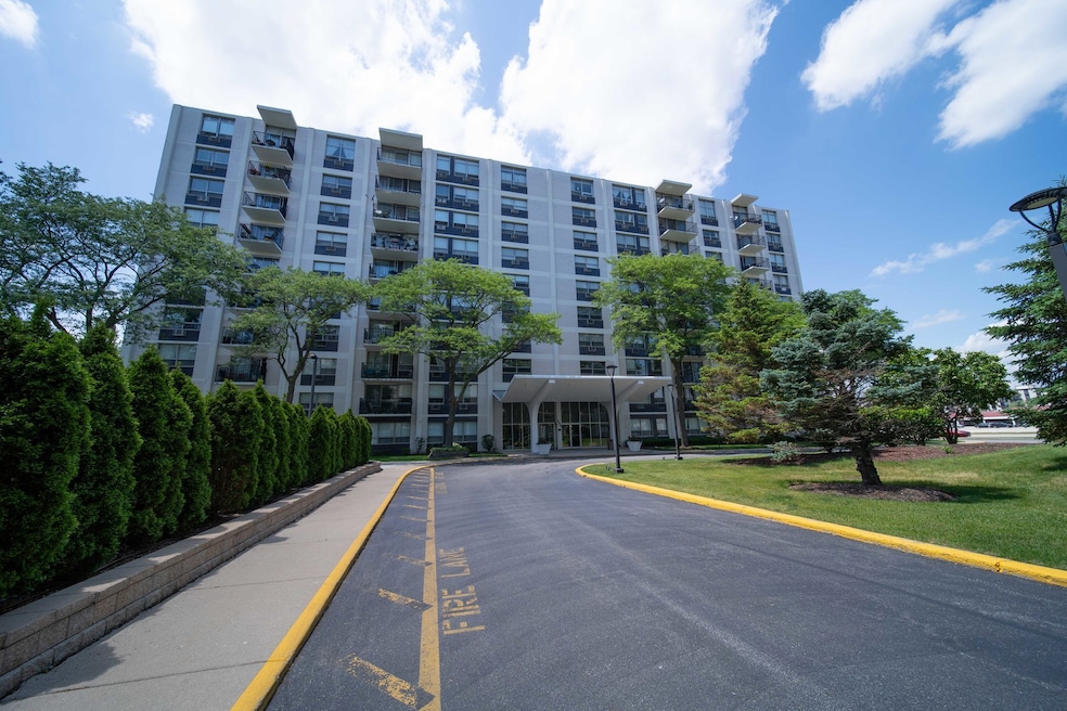 Golf Towers unit 5B, Des Plaines, IL 60016 - photo 1