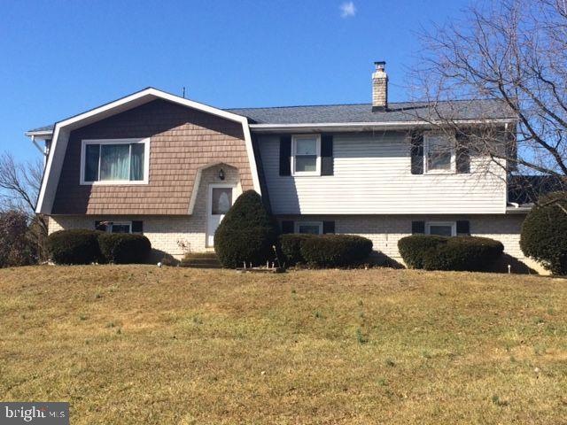 324 Allendale Rd, Shoemakersville, PA 19555 - photo 1