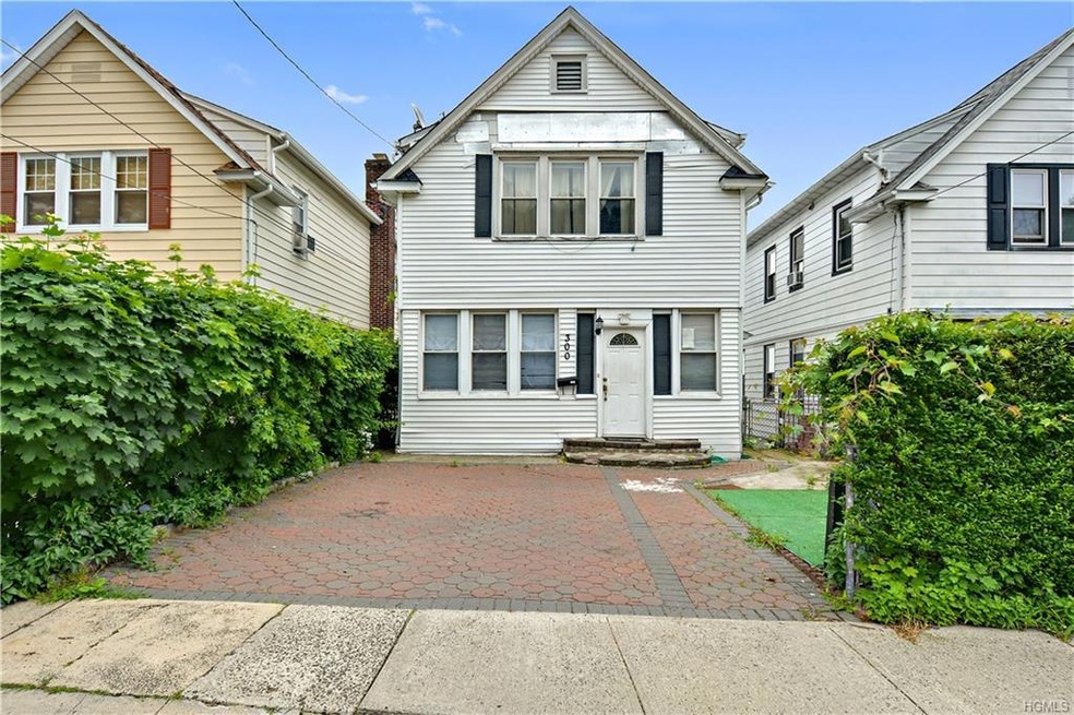 300 Sommerville Place, Yonkers, NY 10703 - photo 1