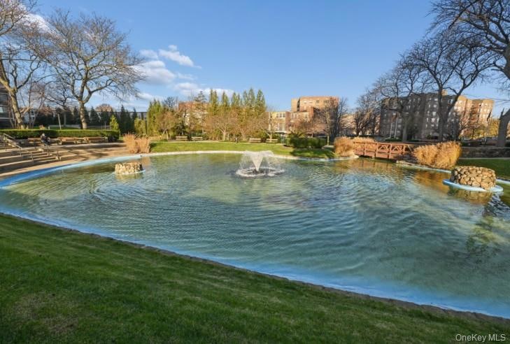 The Bay Club unit 6V, Bayside, NY 11360 - photo 1