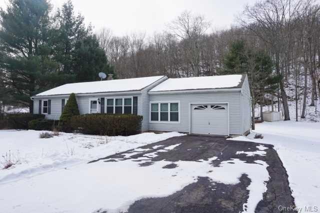 37 Trestle Ln, Clinton Corners, NY 12514 - photo 1