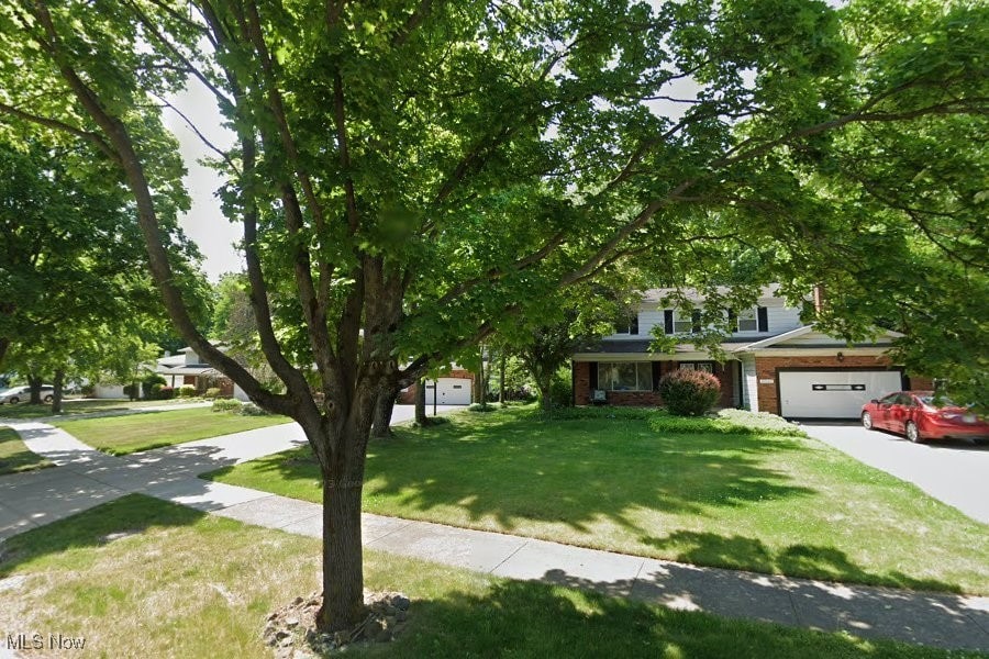27609 Laurell Ln, North Olmsted, OH 44070 - photo 1