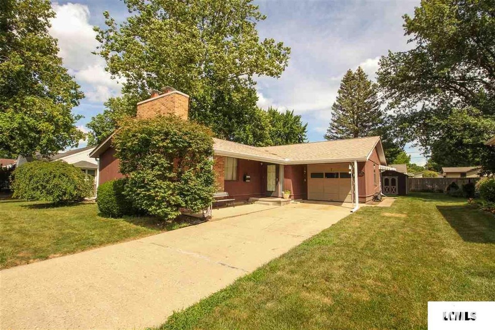 275 Southgate St, Lincoln, IL 62656 - photo 1