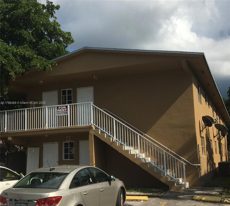 1516 SW 5th Place unit 1-4, Fort Lauderdale, FL 33312 - photo 1