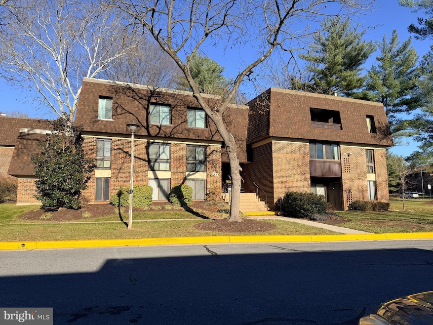 5247 W Running Brook Rd unit U201, Columbia, MD 21044 - photo 1
