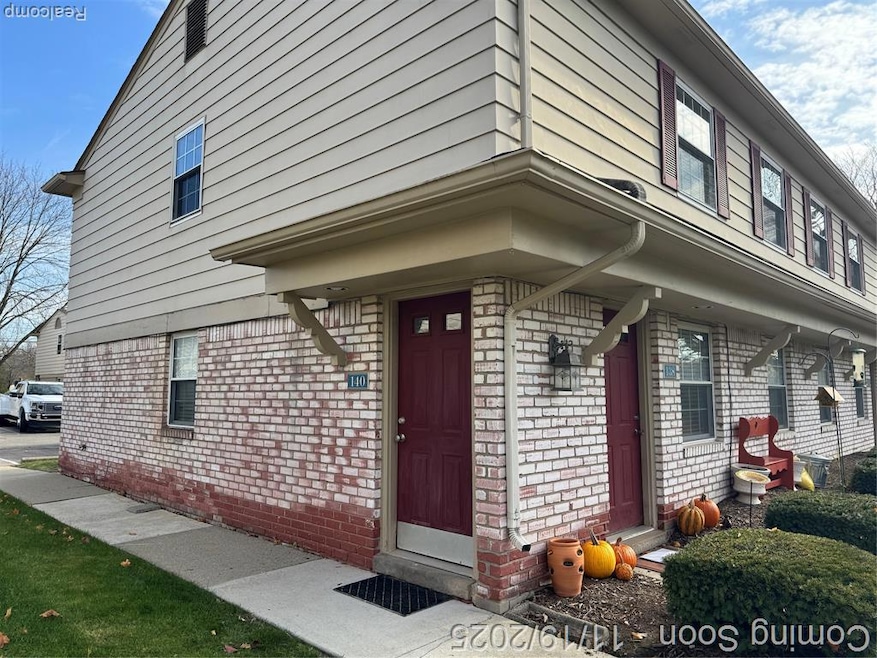 140 Princeton Dr, South Lyon, MI 48178 - photo 1