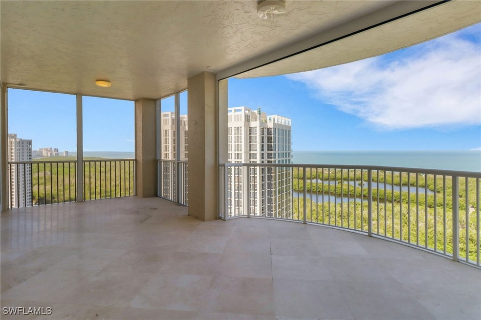 West facing lanai with electric screen
