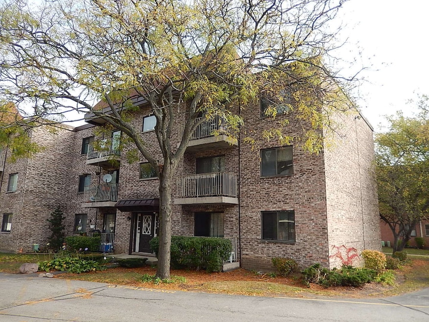5406 Chateau unit 4, Rolling Meadows, IL 60008 - photo 1
