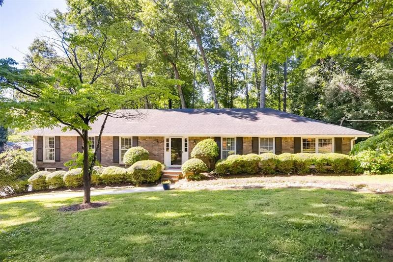 3380 Camelot Dr, Marietta, GA 30062 - photo 1