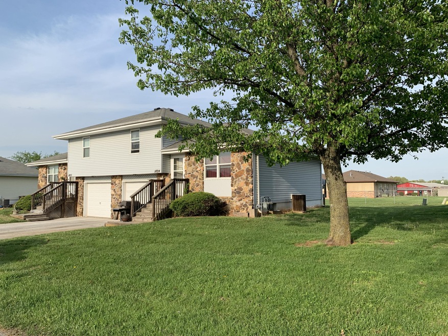 1810 Tower Cir, Nixa, MO 65714 - photo 1