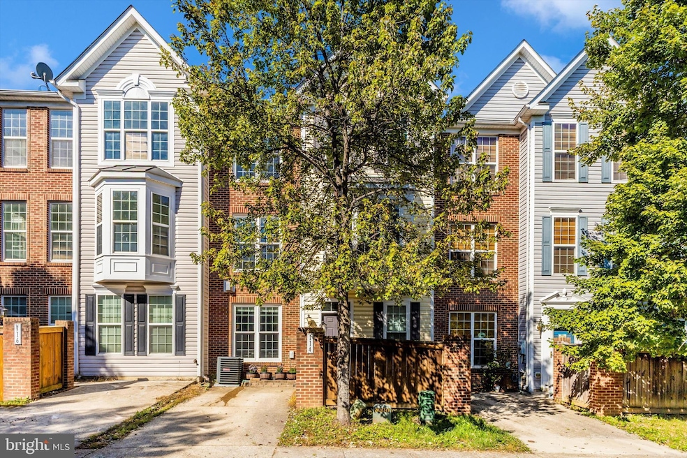 114 Whiskey Creek Cir, Frederick, MD 21702 - photo 1