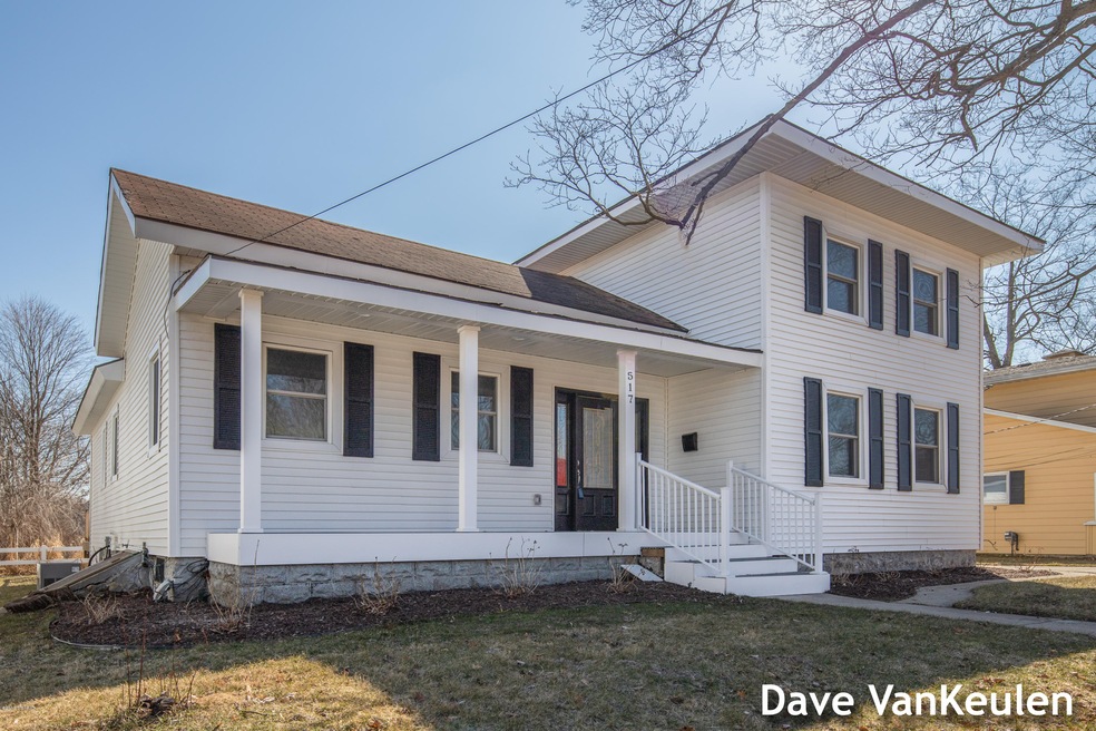 517 N Hudson St, Lowell, MI 49331 - photo 1