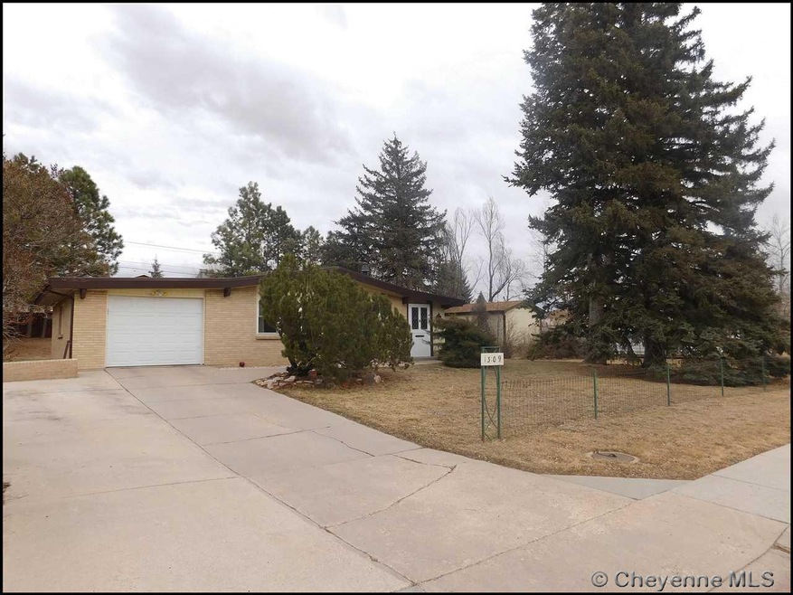1309 Monroe Ave, Cheyenne, WY 82001 - photo 1