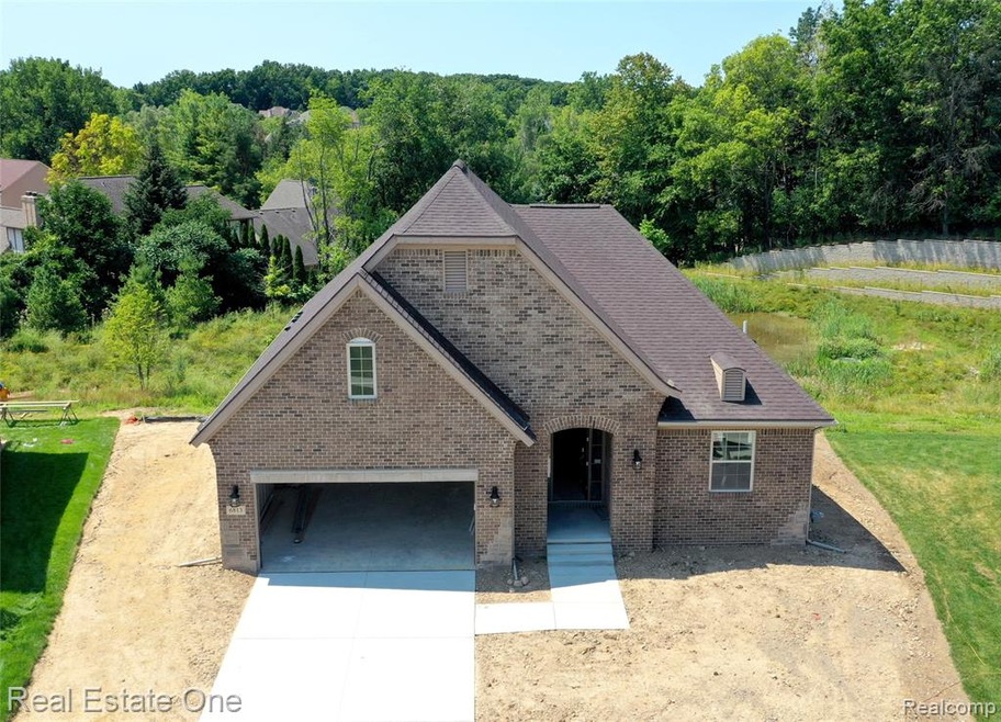 6813 Heirloom Cir, West Bloomfield Township, MI 48322 - photo 1