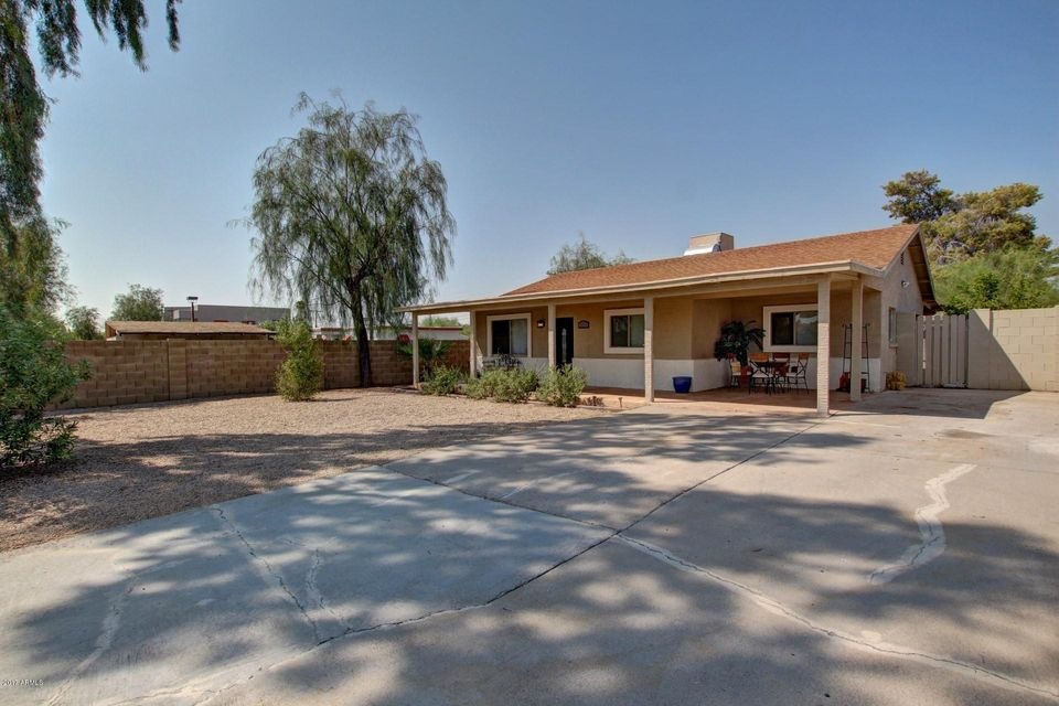 2228 E Paradise  Lane
