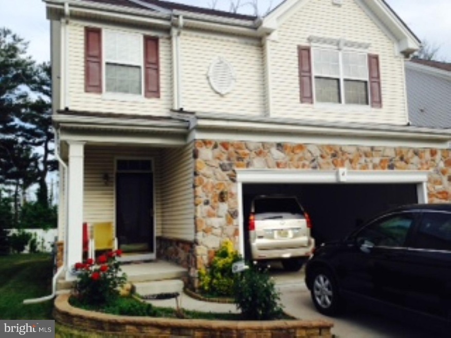 4 Springdale Dr, Gloucester City, NJ 08030 - photo 1