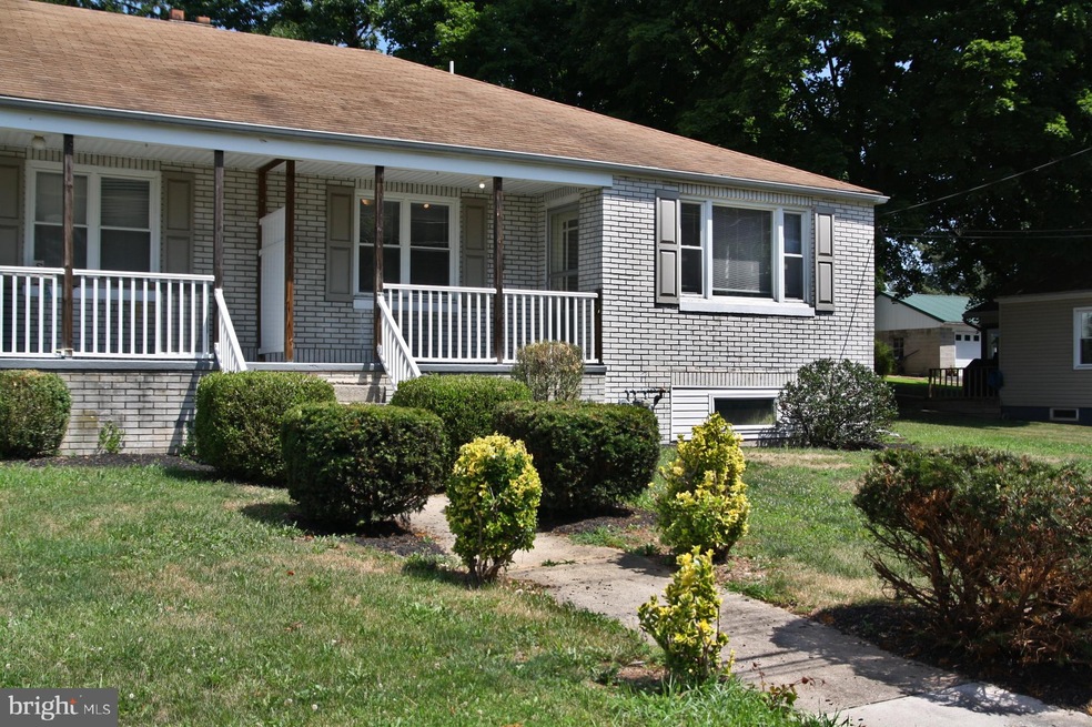 1507 E Derry Rd, Hershey, PA 17033 - photo 1