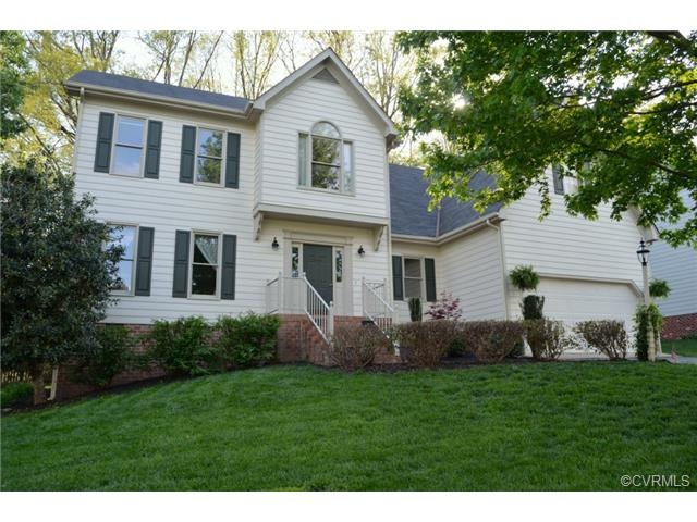 Beautiful 5 bedroom home in desirable Woodlake!