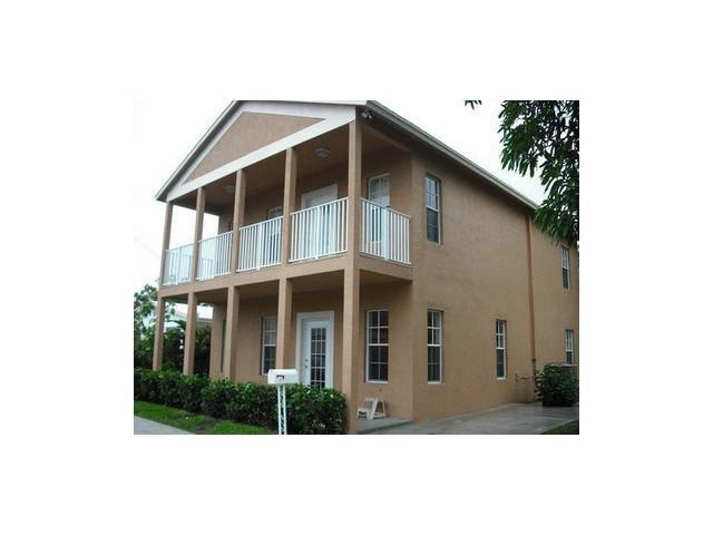 3409 Pinewood Ave, West Palm Beach, FL 33407 - photo 1