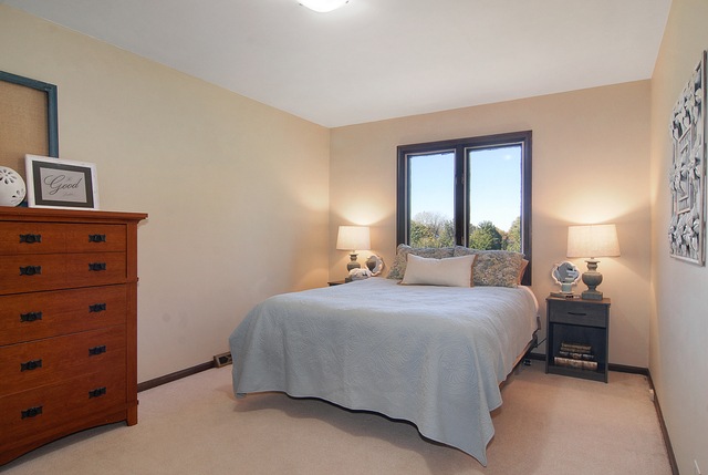 1330 Violet Ln, Batavia, IL 60510 - photo 1