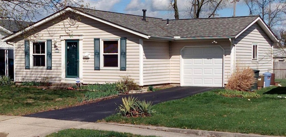 5682 Tamarack Blvd, Columbus, OH 43229 - photo 1