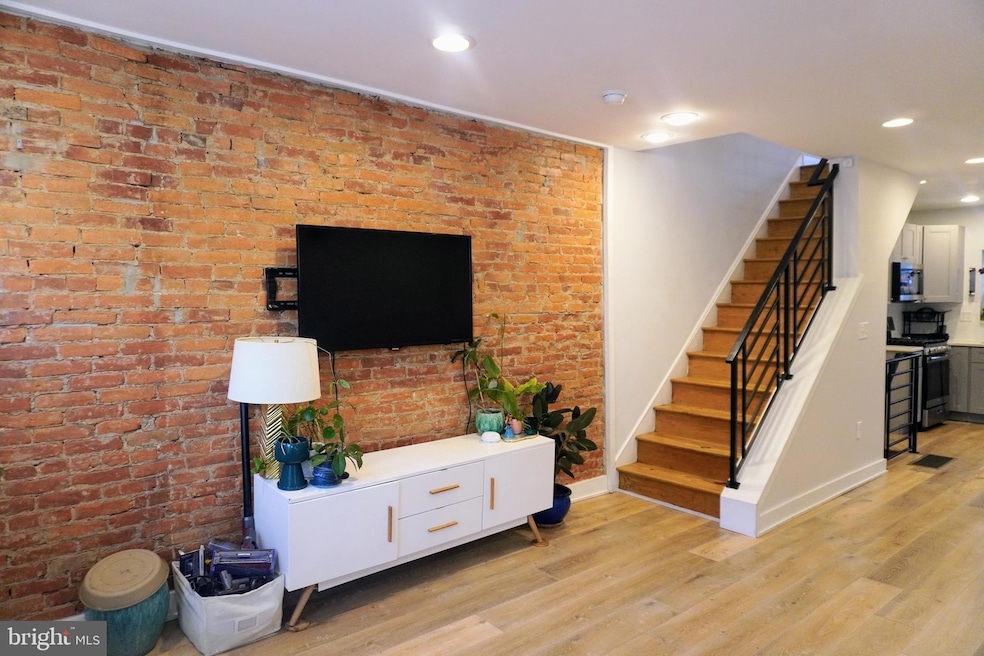 2047 Mountain St, Philadelphia, PA 19145 - photo 1