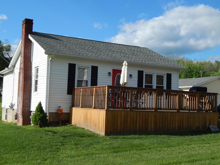 548 Main St, Gratiot, OH 43740 - photo 1