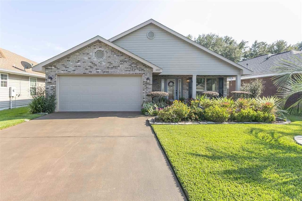 1227 Wetherby Rd, Pensacola, FL 32534 - photo 1