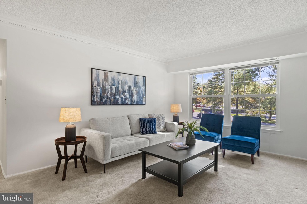 7680 Tremayne Place unit 305, McLean, VA 22102 - photo 1