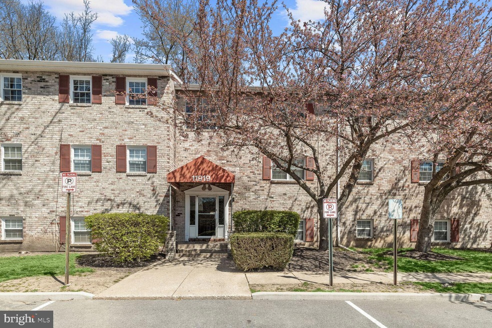 11919 Tarragon Rd unit L, Reisterstown, MD 21136 - photo 1