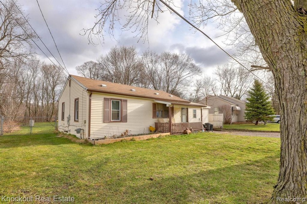 1-web-or-mls-7127 Lapeer Rd Davison  - 1.jpg