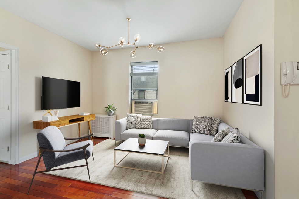 21-27 33rd St unit 5G, Astoria, NY 11105 - photo 1