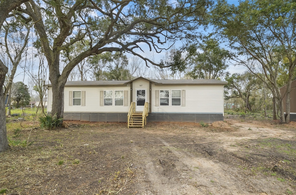 167 Country Oaks St unit Lot 18, Brazoria, TX 77422 - photo 1