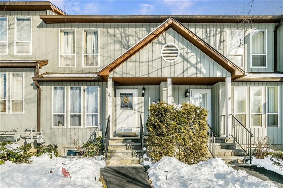 40 Hemlock Cir unit 384, Peekskill, NY 10566 - photo 1