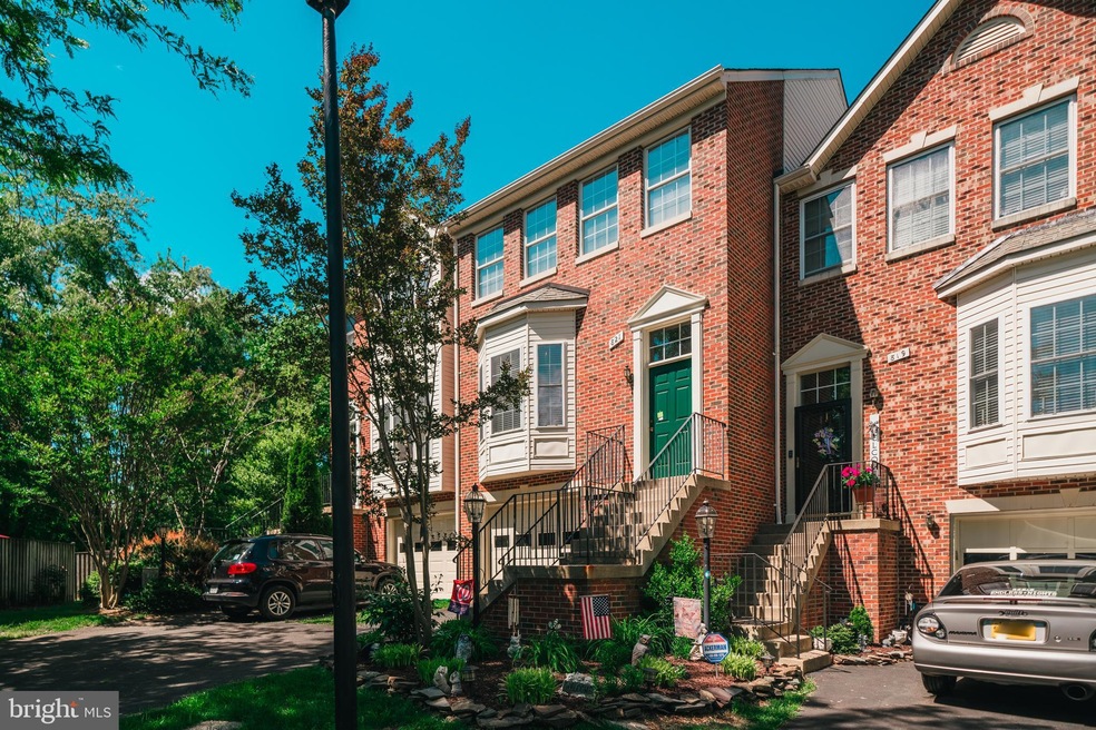 821 Col Edmonds Ct, Warrenton, VA 20186 - photo 1