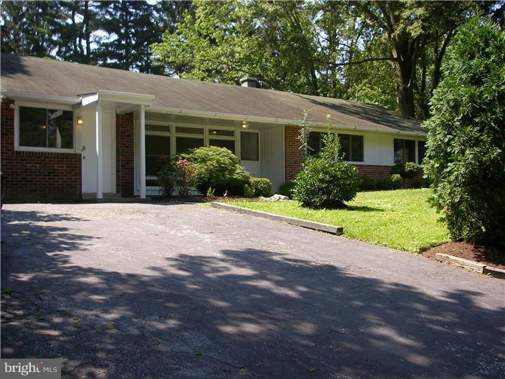 1308 Paper Mill Rd, Glenside, PA 19038 - photo 1