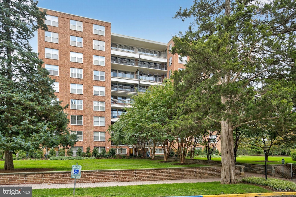 Watson Place unit B-1G, Washington, DC 20016 - photo 1