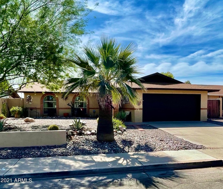 Great curb appeal!