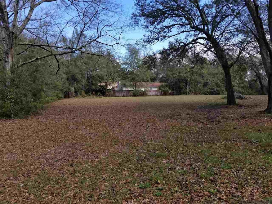 8315 Wilde Lake Rd, Pensacola, FL 32526 - photo 1